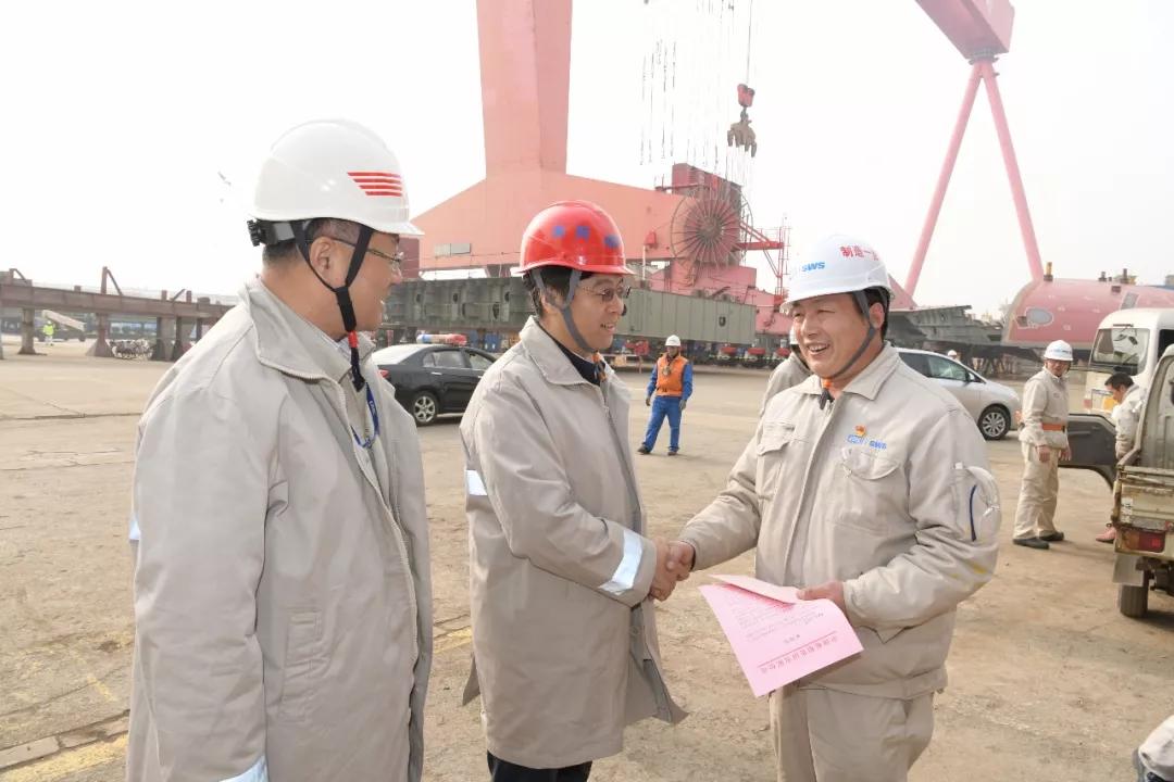 飘花影视在线集团党组成员走访慰问