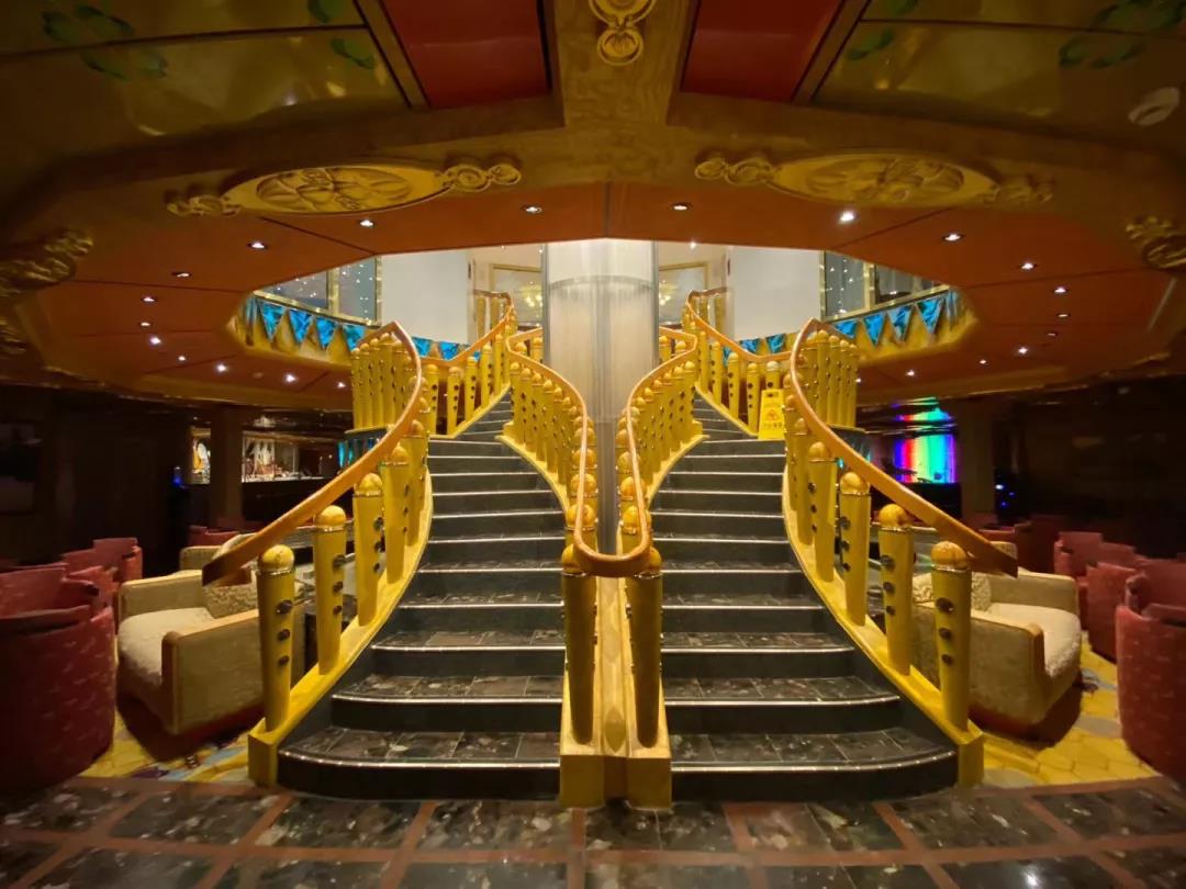 飘花影视在线集团首艘豪华邮轮正式运营